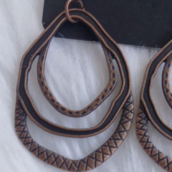 Paparazzi Brass Hoop Earrings - Picture 4 of 6